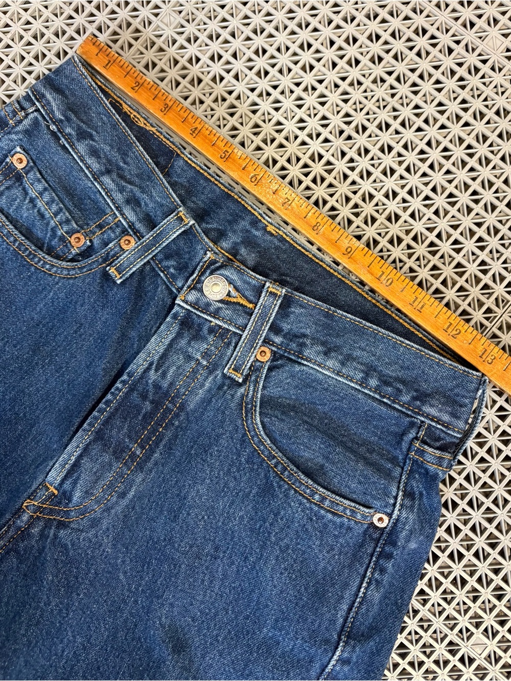Vintage Levi’s 501 Dark Wash Button-Fly Blue Jeans - Y2K - Picture 8 of 11